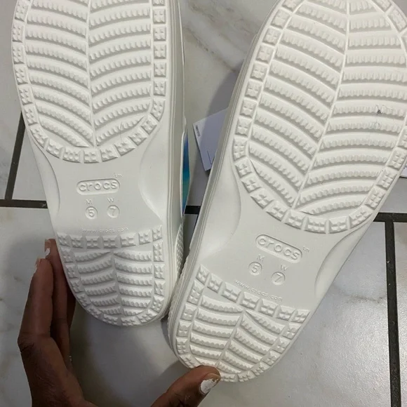 Croc slides - Picture 3 of 3